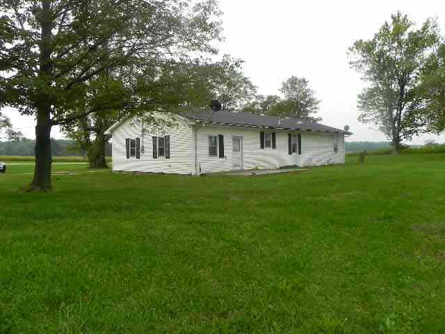2733 W Sr 18, Hartford City, IN 47348 photo 12