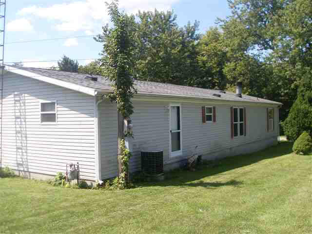 222 N Clem, Winchester, IN 47394 photo 4