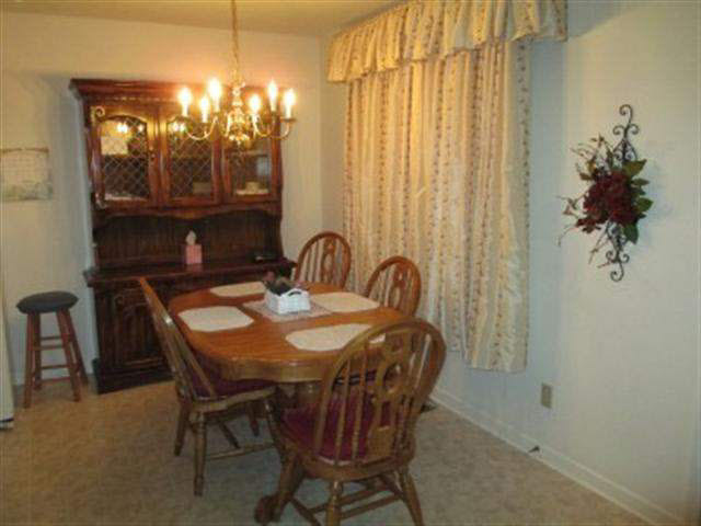 4858 E Heritage Cir, Muncie, IN 47303 photo 3