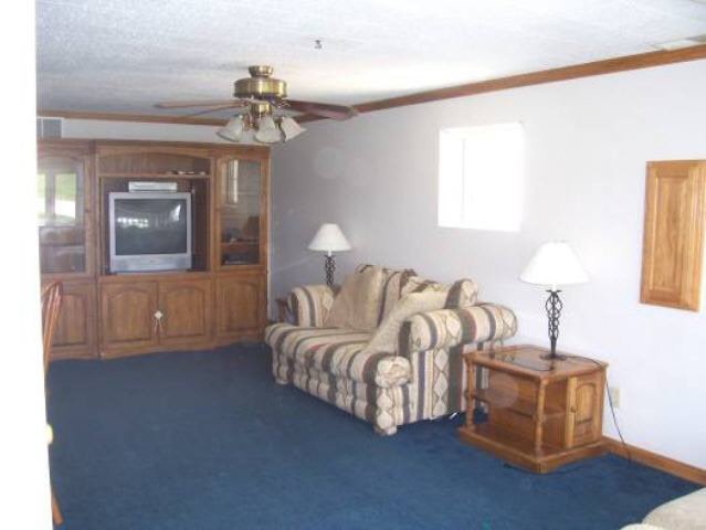 6544 W Maxville Rd, Farmland, IN 47340 photo 2