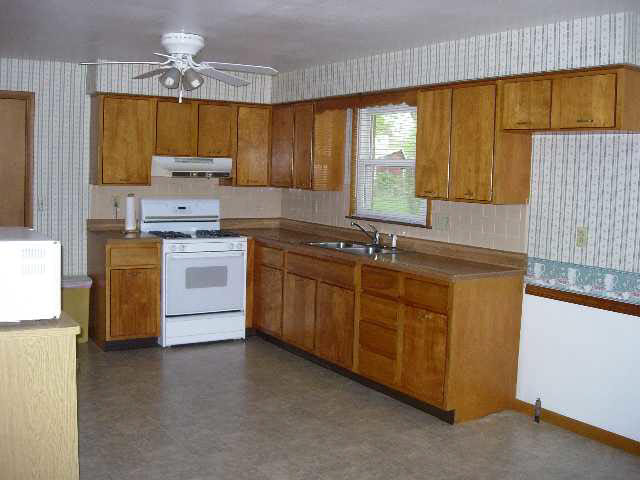 1017 E Cooper, Muncie, IN 47302 photo 3