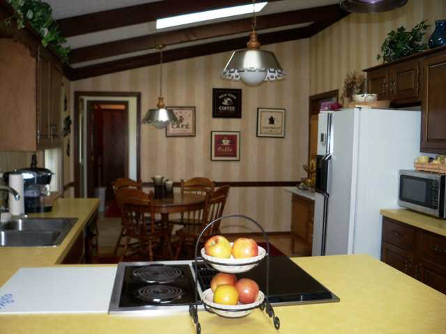 2512 W Royerton Rd, Muncie, IN 47303 photo 4