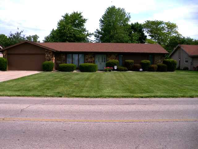2512 W Royerton Rd, Muncie, IN 47303 photo 2