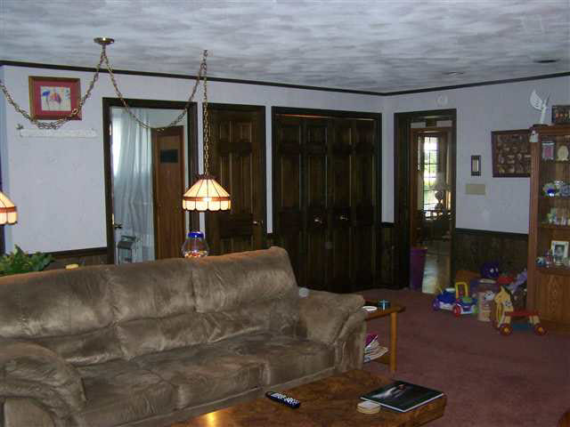 402 Brown St, Winchester, IN 47394 photo 6