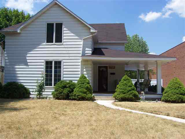 402 Brown St, Winchester, IN 47394 photo 2