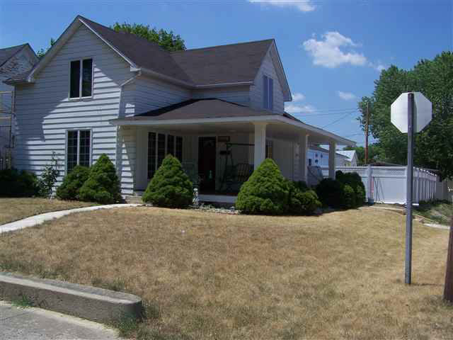 402 Brown St, Winchester, IN 47394 photo 1