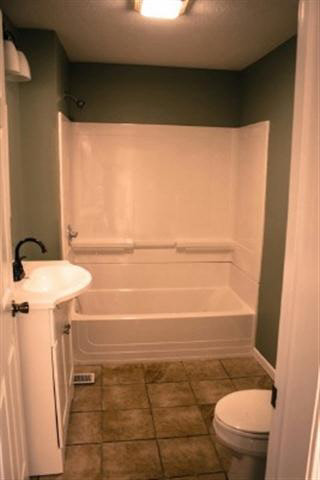 11222 W Sr 28, Redkey, IN 47373 photo 8