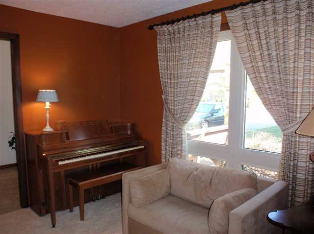 1001 S Stratford Ct, Yorktown, IN 47396 photo 3