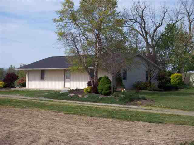 8777 E Division Rd, Portland, IN 47371 photo 6
