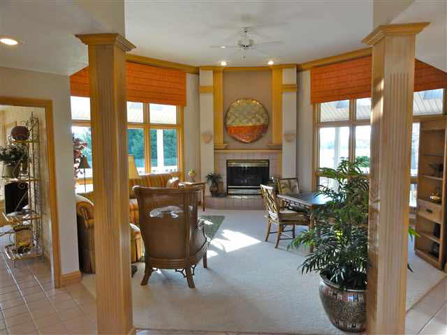 400 S Riviera Ln, Yorktown, IN 47396 photo 2