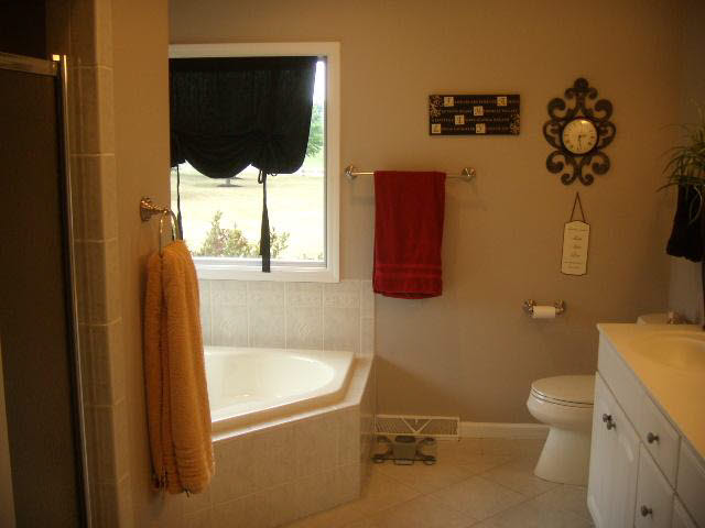 1 Stonebridge Dr, Winchester, IN 47394 photo 10