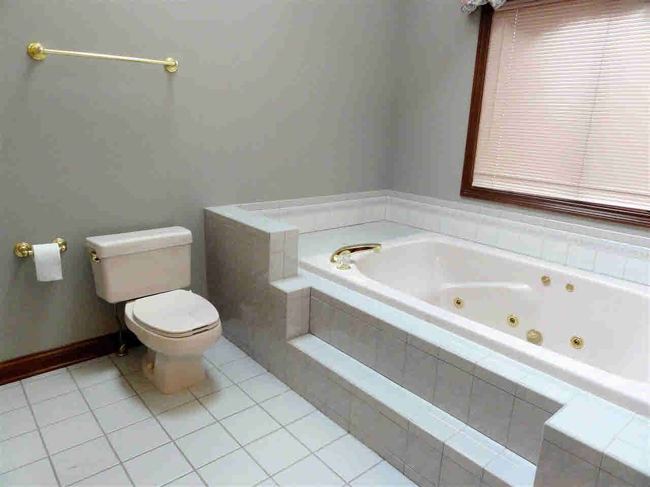 5200 W Deerbrook Dr, Muncie, IN 47304 photo 18