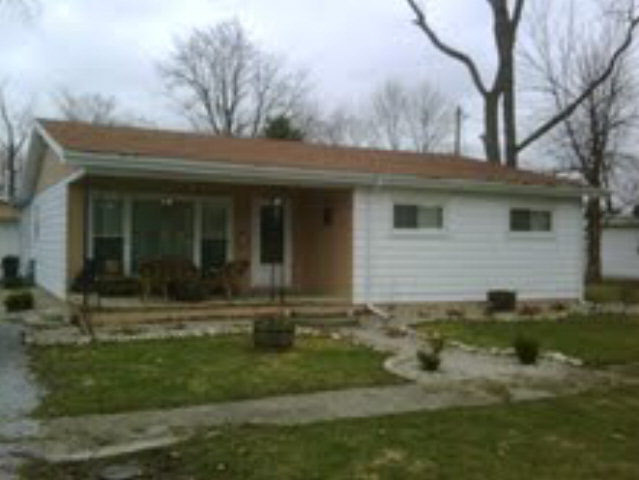 703 E Walnut St, Chalmers, IN 47929 photo 1