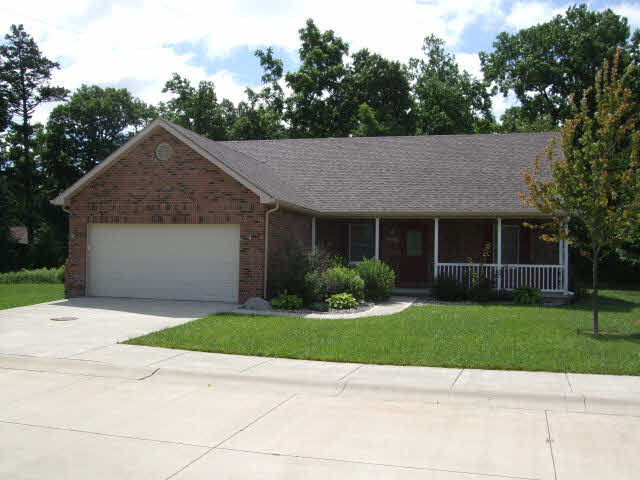 111 Buckingham Dr, Monticello, IN 47960 photo 1
