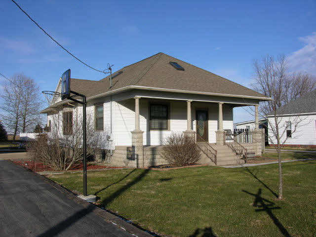107 E Monon Rd, Monon, IN 47959 photo 1