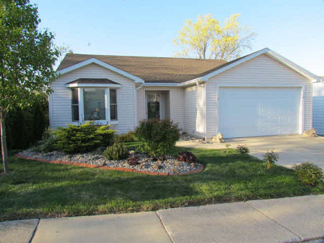 137 E Pierce Cir, Monticello, IN 47960 photo 1