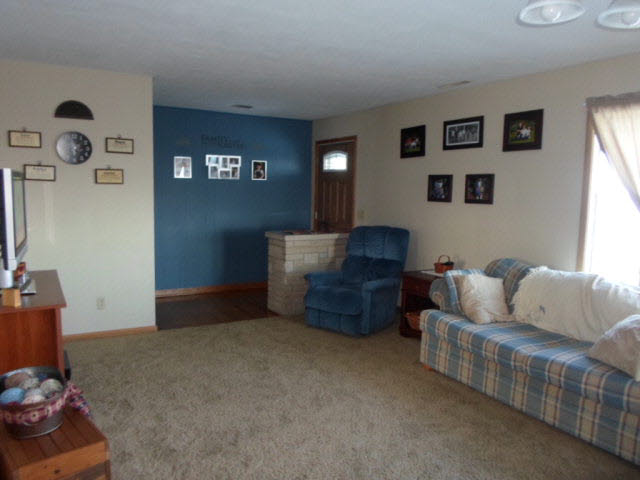 5366 S 300 W, Chalmers, IN 47929 photo 4