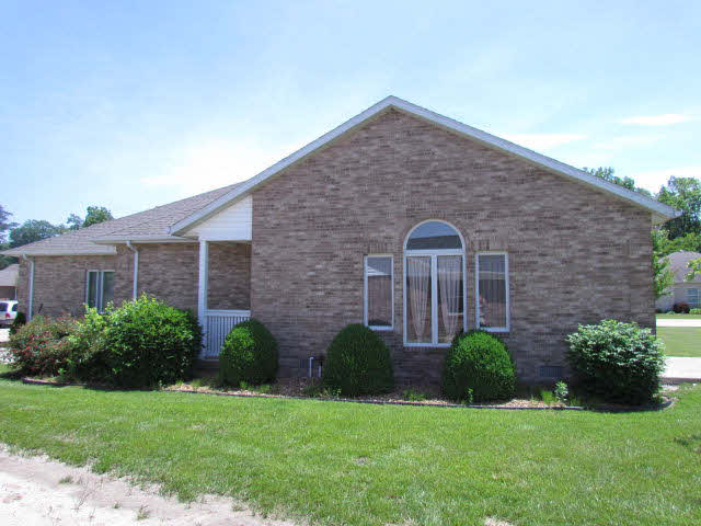 1404 Northbrooke Dr, Monticello, IN 47960 photo 1