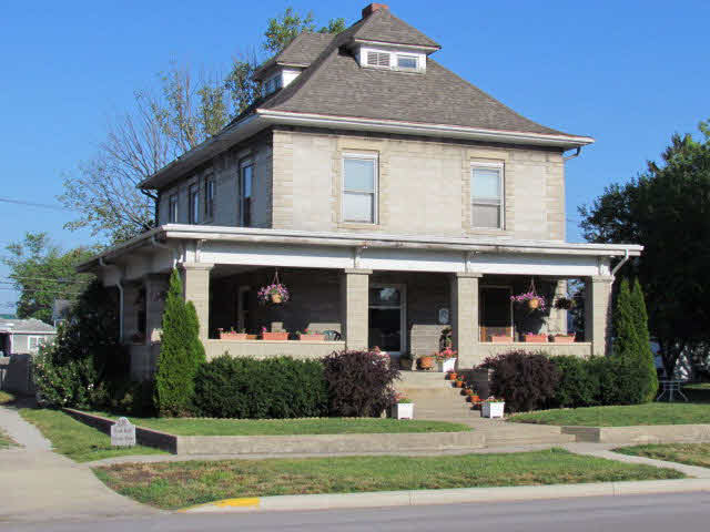 506 N Main St, Monticello, IN 47960 photo 1