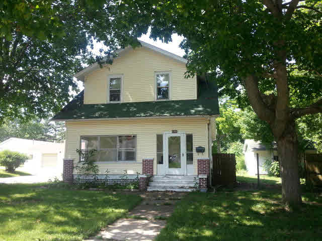 542 W 11th St, Winamac, IN 46996 photo 1