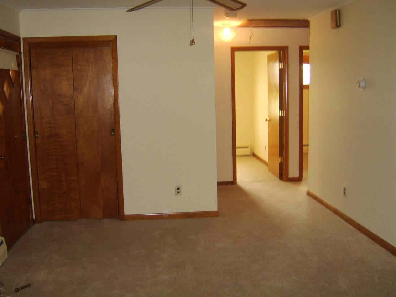 439 E 7th St, Portland, IN 47371 photo 4