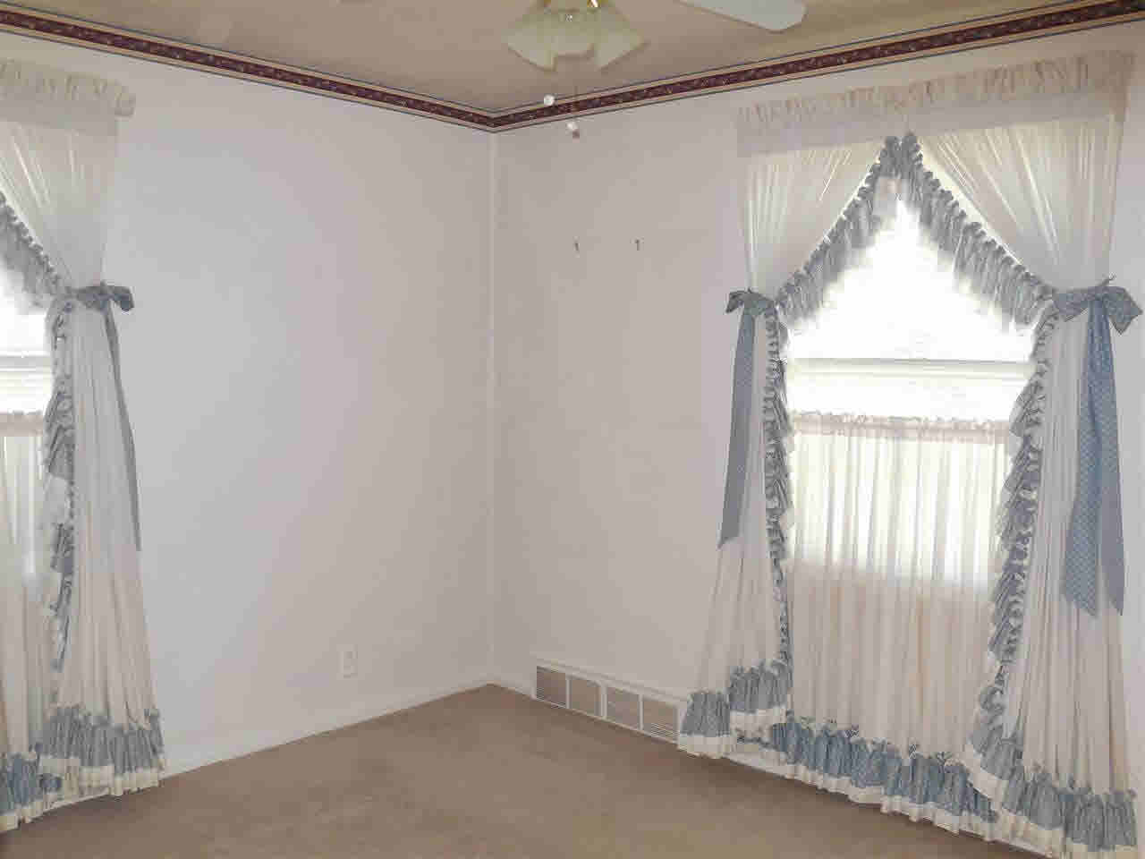 509 E North St, Portland, IN 47371 photo 6