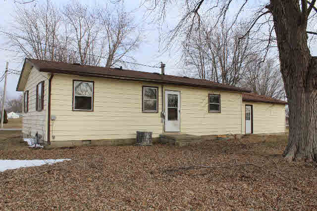 136 Baum St, Yeoman, IN 47997 photo 6