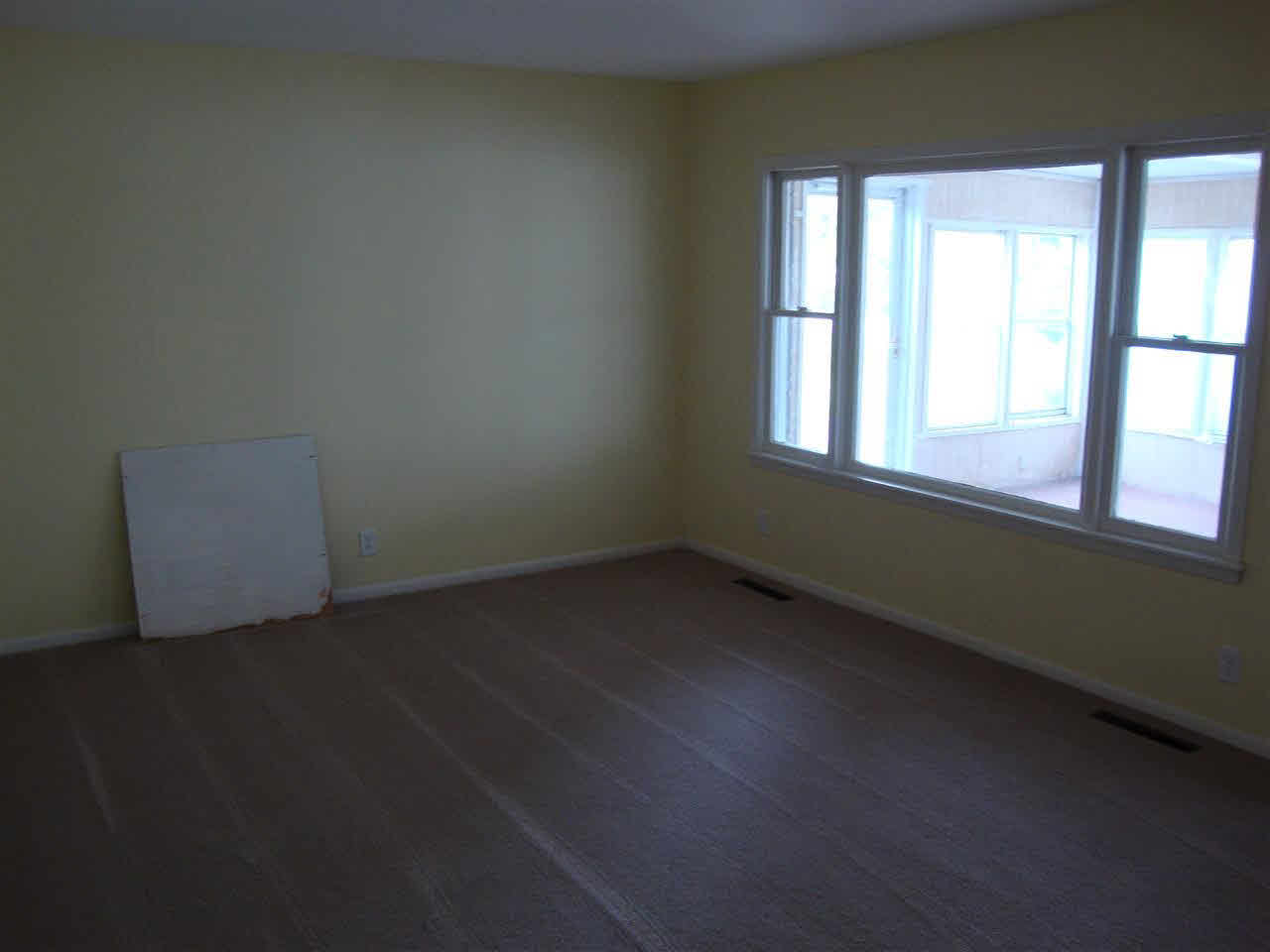 308 E 1st St, Hartford City, IN 47348 photo 3