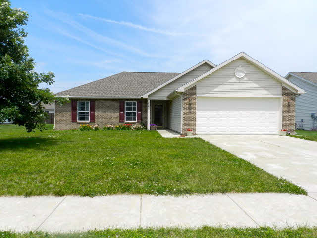 624 Bush Dr, Dayton, IN 47941 photo 1