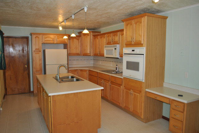 951 Bruce Ave, Monticello, IN 47960 photo 3