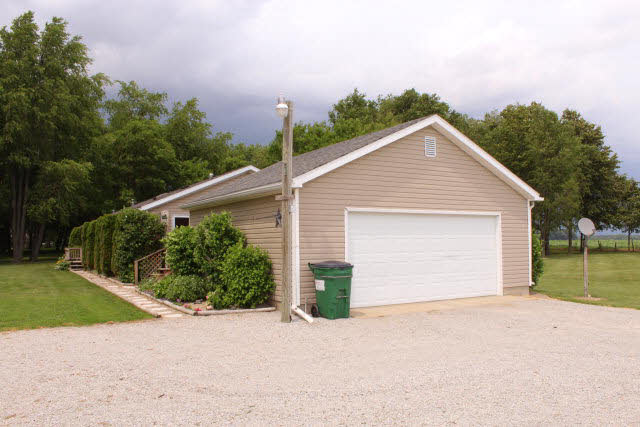 3599 S 400 E, Monticello, IN 47960 photo 2