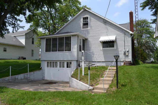608 E 2nd St, Reynolds, IN 47980 photo 3