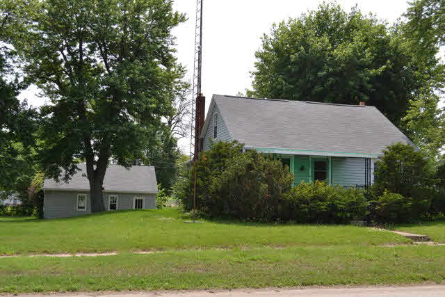 608 E 2nd St, Reynolds, IN 47980 photo 2