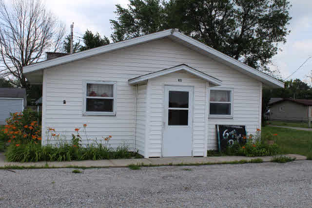 403 W Broadway, Monon, IN 47959 photo 1
