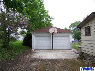 467 E Main St, Berne, IN 46711 photo 11