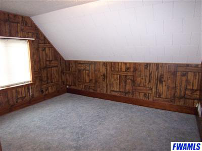 467 E Main St, Berne, IN 46711 photo 8