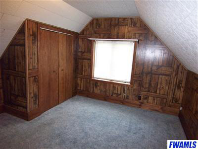 467 E Main St, Berne, IN 46711 photo 9