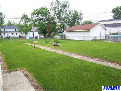 467 E Main St, Berne, IN 46711 photo 12