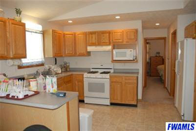 929 N Timberline Cir W, Warsaw, IN 46582 photo 2