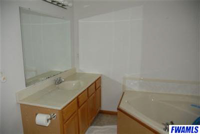 929 N Timberline Cir W, Warsaw, IN 46582 photo 7