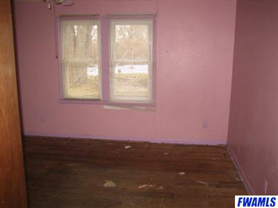 424 Walnut St, Butler, IN 46721 photo 6