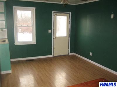 424 Walnut St, Butler, IN 46721 photo 3
