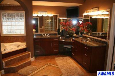 7866 E Vawter Park Rd, Syracuse, IN 46567 photo 9