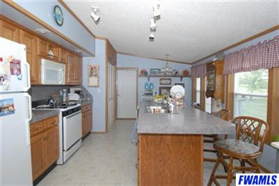 1821 N Brook Blvd, Warsaw, IN 46582 photo 2