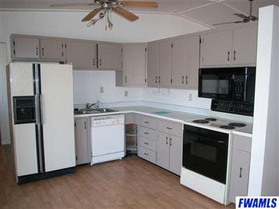 1834 Cambridge Dr, Warsaw, IN 46580 photo 2