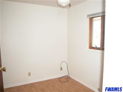 1834 Cambridge Dr, Warsaw, IN 46580 photo 4