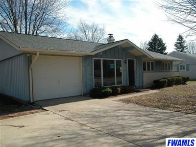1834 Cambridge Dr, Warsaw, IN 46580 photo 1