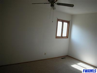 1834 Cambridge Dr, Warsaw, IN 46580 photo 5