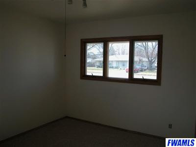 1834 Cambridge Dr, Warsaw, IN 46580 photo 6