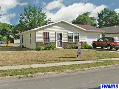 305 E Stocker St, Angola, IN 46703 photo 1